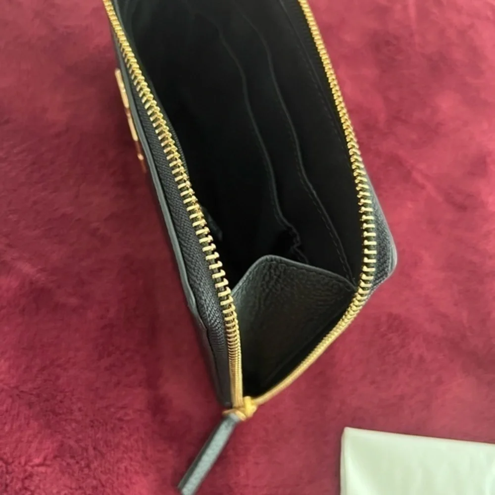 TORY BURCH• BRITTEN LARGE‎ ZIP POUCH WRISTLET